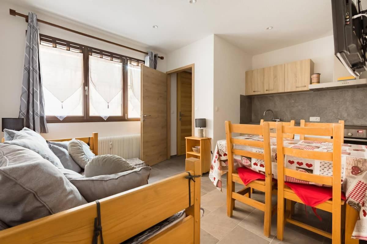 La Loge - En Plein Coeur Du Village แซ็งต์-แฌร์เวส์-เลส์-แบ็งส์ ภายนอก รูปภาพ